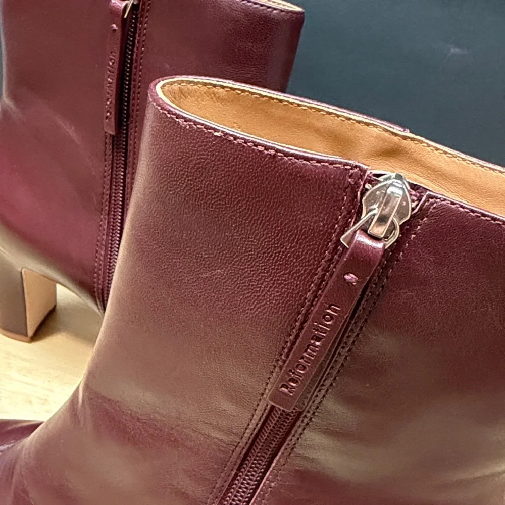 Reformation Gillian Ankle Boot Ruby, SIZE 8 US - Picture 11 of 13
